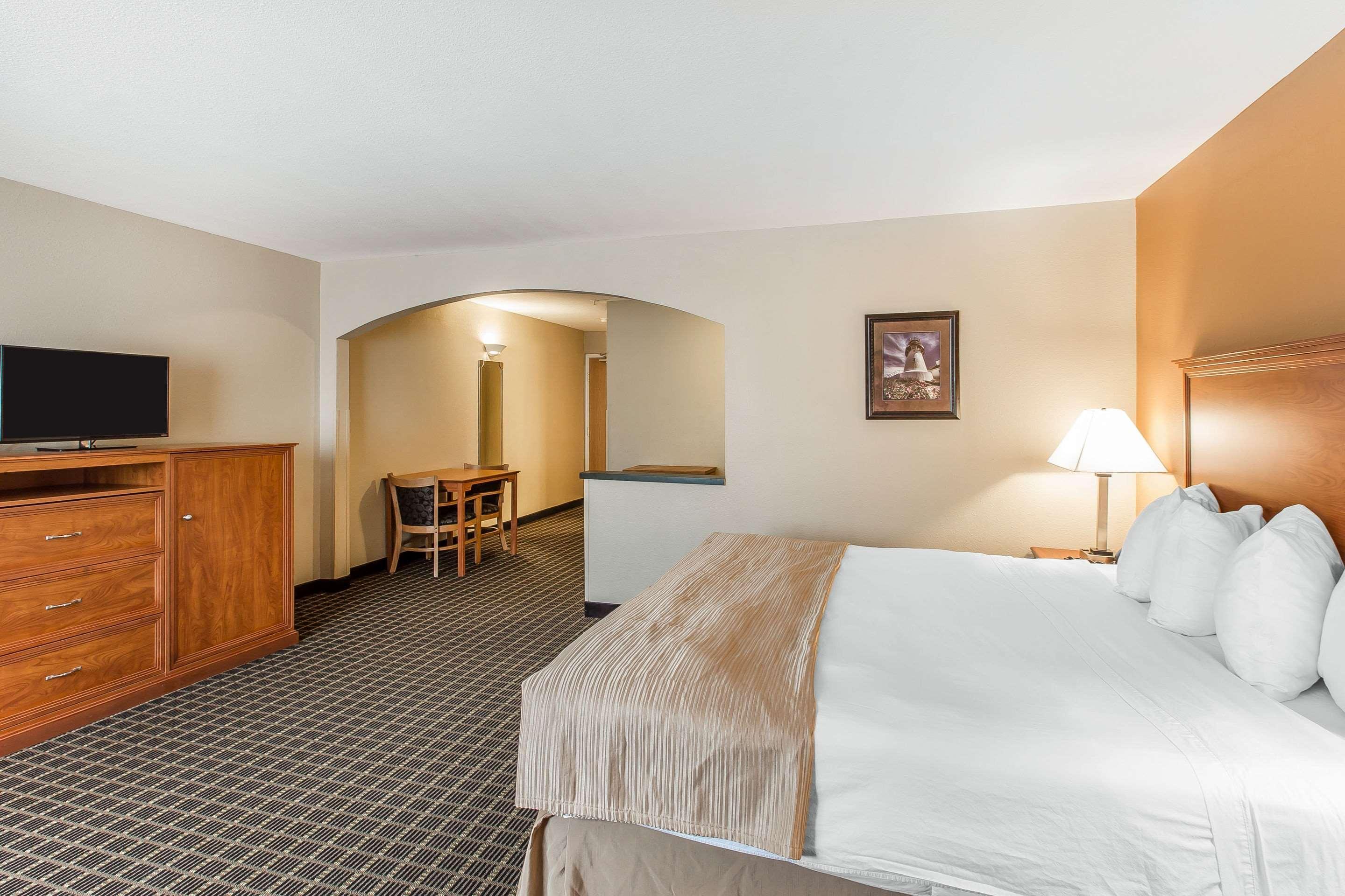 Quality Inn & Suites On The River グレンウッド・スプリングス エクステリア 写真
