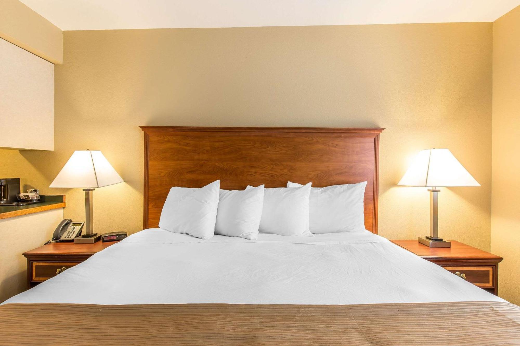 Quality Inn & Suites On The River グレンウッド・スプリングス エクステリア 写真